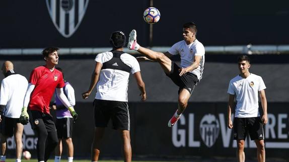 Valencia CF | Voro, pendiente de Cancelo