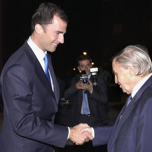 Peris Lacasa, en una imagen de archivo junto al entonces Príncipe Felipe. 