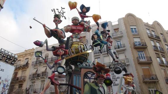 Monumento de Sergio Musoles en la Falla Reino de Valencia-Duque de Calabria en las Fallas 2017