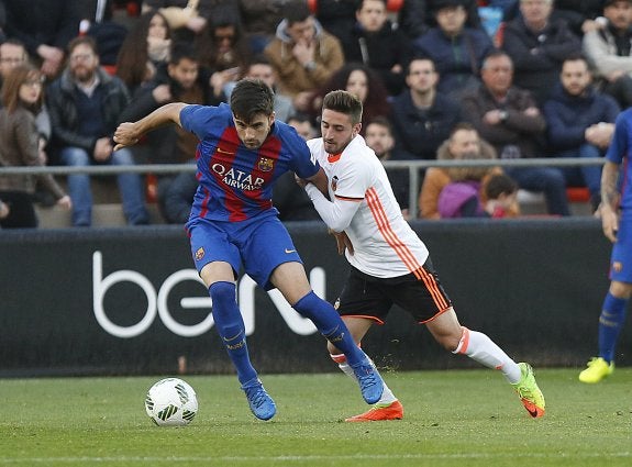 Nacho Gil, durante el encuentro disputado en Paterna entre el Mestalla y el Barça B. 