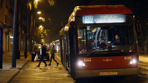 La Policía Local de Valencia hará campaña informativa antes de multar en el carril bus por las noches