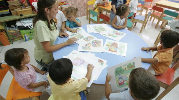 La Generalitat Valenciana contratará 996 auxiliares nativos para reforzar el inglés oral en colegios públicos