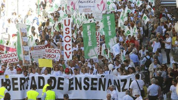 La caravana educativa del PP recorrerá l'Horta Nord, Utiel-Requena y Serranos contra el plurilingüismo