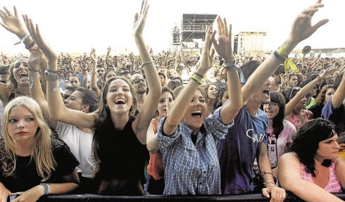 Asistentes al Arenal Sound. :: efe