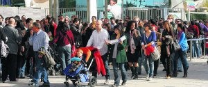 L'Oceanogràfic volvió a convertirse ayer en uno de los principales destinos turísticos de la ciudad. ::                             IRENE MARSILLA