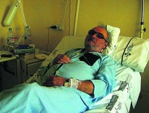 El enfermo, ingresado en el hospital. ::
LP
