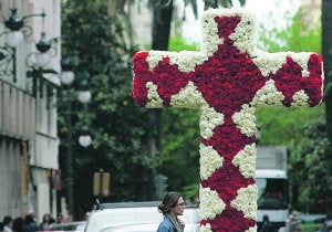 Las cruces desafían al agua