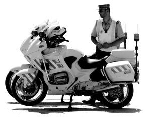 La Guardia Civil restringirá el uso de motos y todoterrenos para ahorrar