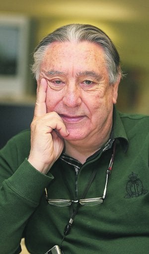 Carlos Pajuelo. ::
VICENTE MARTÍNEZ