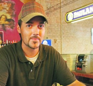 Carlos García, músico, trabajador del pub Angelus y testigo en el juicio de la SGAE. ::                             J. MONZÓ