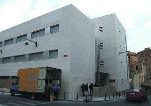 La Escola d'Art de Alcoy abrió ayer sus puertas mientras se acababan de equipar las instalaciones. ::
B.N.