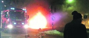 Momento en el que explota el coche propiedad de Abdul Mahad. :: AFP