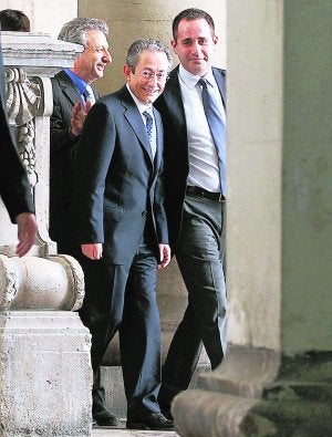 Ángel Luna y Jorge Alarte, ayer, en la sede del TSJ. ::                             JESÚS SIGNES