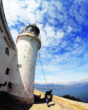 El faro del Albir abrirá al público en quince días
