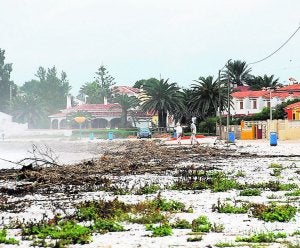 Imagen de archivo de la playa de la Almadrava de Els Poblets, afectada por los temporales. ::                             J. IGLESIAS