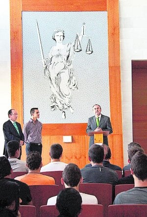 El conseller de Justicia, Jorge Cabré, ayer en Castellón. ::                             LP