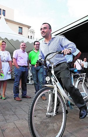 Vila-real insta a los funcionarios a ir al trabajo en bici para «dar ejemplo»