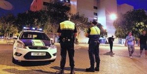 La Policía Local vigila nueve zonas cercanas a Tarongers para evitar el traslado del botellón