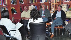 Una de las sesiones contra el tabaquismo del Provincial. ::
LP
