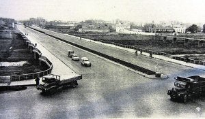 La construcción  del puente de Ademuz abrió camino al desarrollo del barrio.