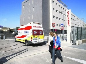 El Hospital de Manises deja sin pagar la nómina de julio por las deudas del Consell