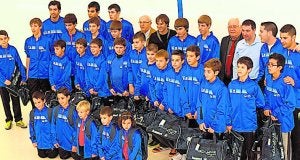 Niños 'pilotaris' de la escuela de Piles. ::
LP