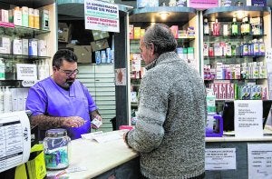 Sanidad asegura que la nueva gestión de las medicinas reducirá el gasto hasta un 40%
