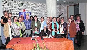 Participantes en los actos de la semana vecinal. ::
LP
