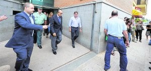 Carlos Fabra, tras una de sus declaraciones en el juzgado de Nules que lo ha procesado por el 'caso Naranjax'. ::
LP