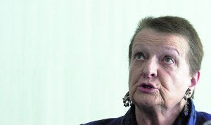 El Consell ata corto a Helga Schmidt