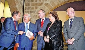 Amor, Jáuregui, Fabra, Barberá y Buch, ayer en Valencia. ::
J.J. MONZÓ