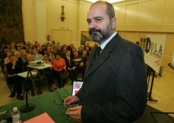 El profesor de Historia Medieval Rafael Narbona, ayer, en Aula LAS PROVINCIAS.