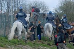 Una decena de españoles arrestados en una manifestación anti-OTAN.