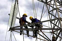 El Gobierno cree “razonable” la propuesta de la CNE de subir la tarifa de la luz un 11% en julio