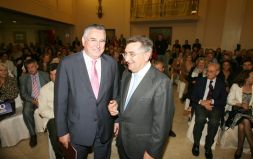 Enric Esteve y Fernando Giner, ayer por la tarde, momentos antes de iniciarse la conferencia "Lo Rat Penat: 130 anys defenent lo valencià".