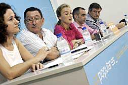 Araceli Peris, Juan José Ortiz, Andrea Fabra, Miguel Barrachina y Alfonso Ferrada hicieron ayer balance de los 100 primeros días de legislatura.