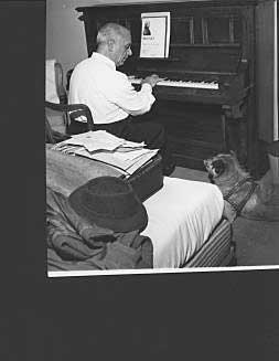 José Iturbi era un apasionado de la música, sobre todo del piano, instrumento que tocaba extraordinariamente.