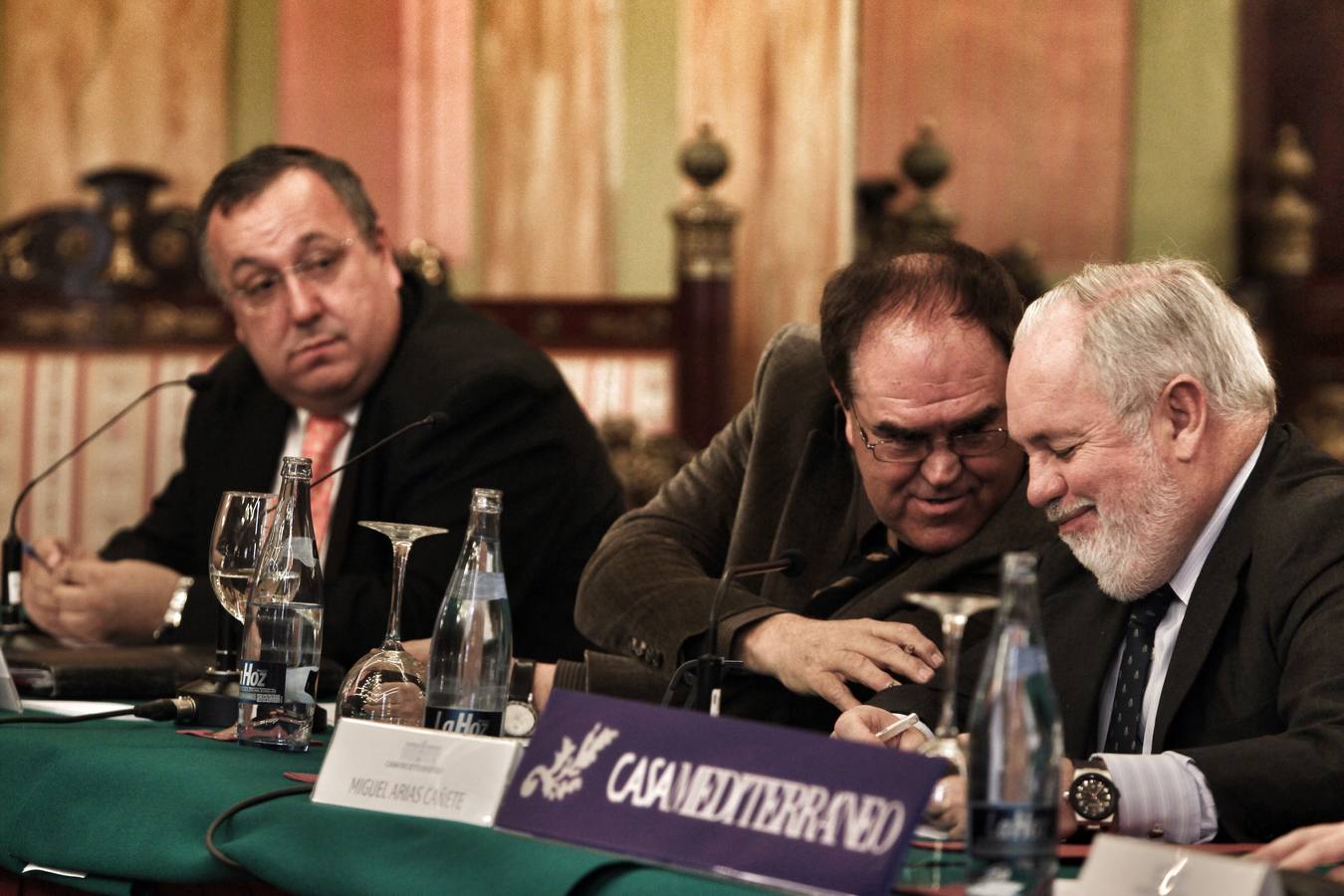 El ministro Arias Cañete participa en una conferencia sobre el agua