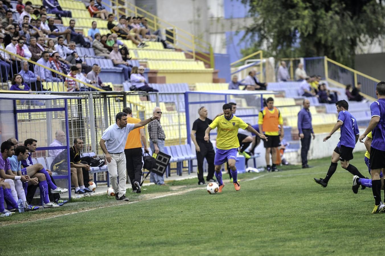 Imágenes del partido Orihuela-Paterna disputado en Los Arcos
