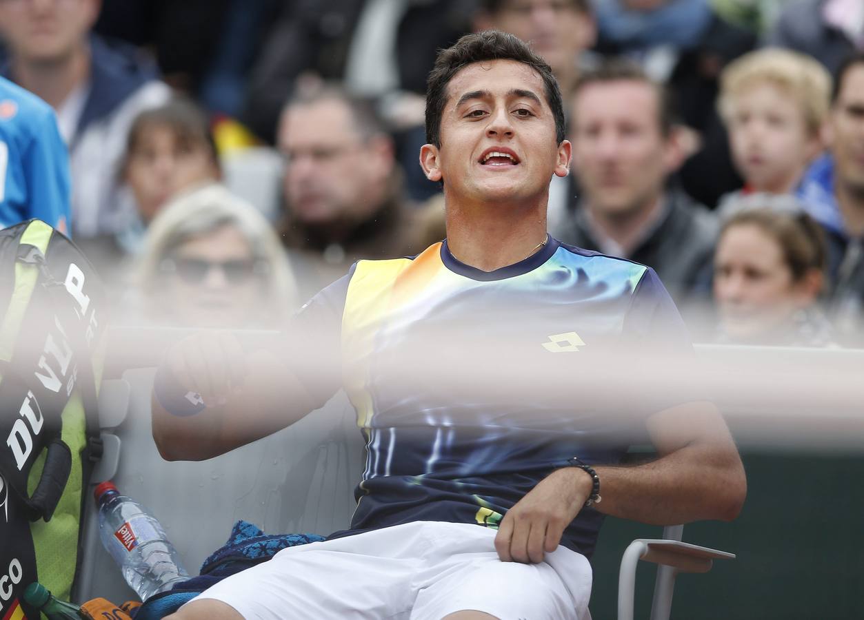 Almagro se retira en primera ronda de Roland Garros