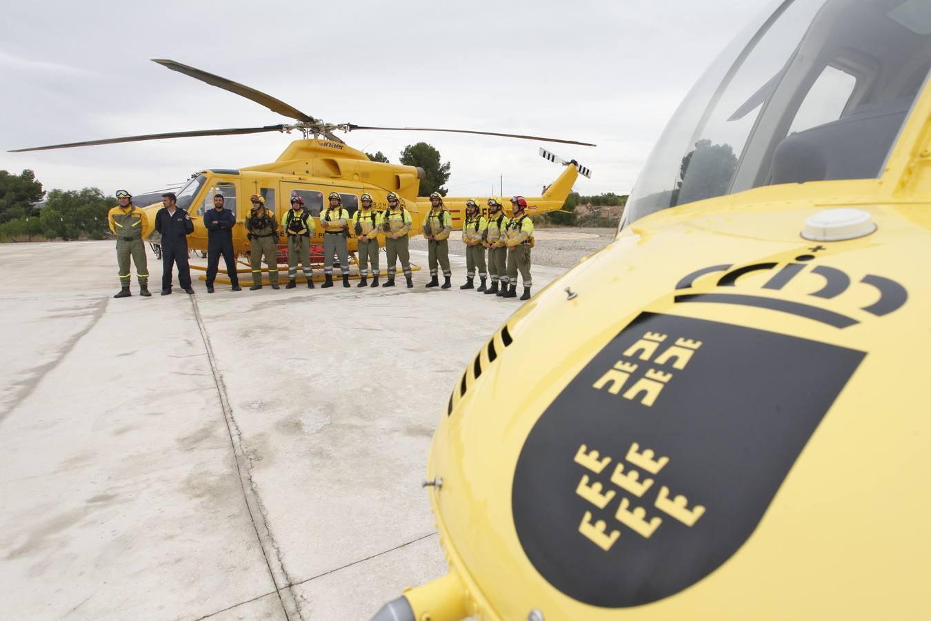 Más de 400 efectivos, en alerta contra el fuego