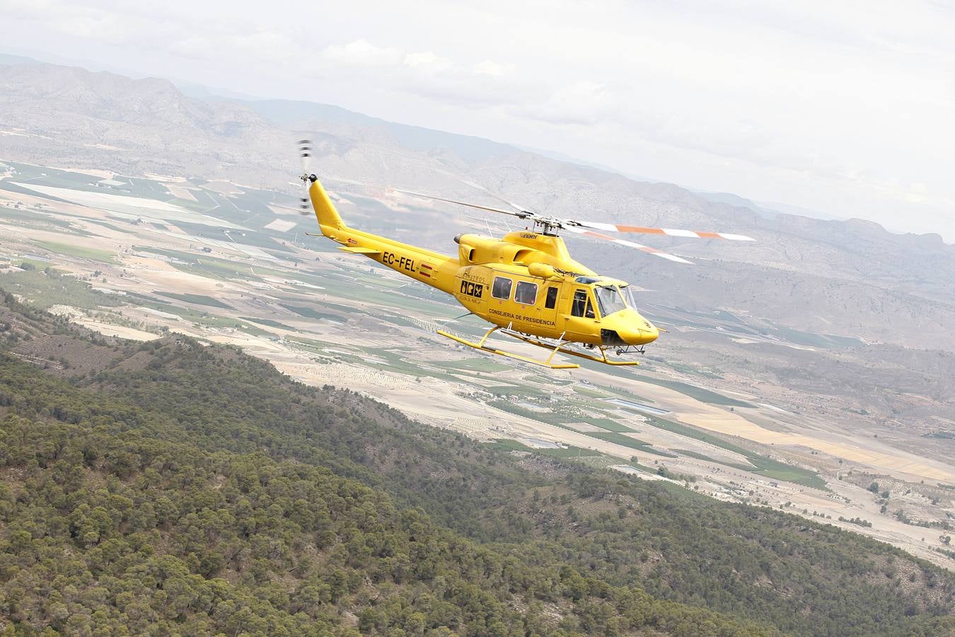 Más de 400 efectivos, en alerta contra el fuego