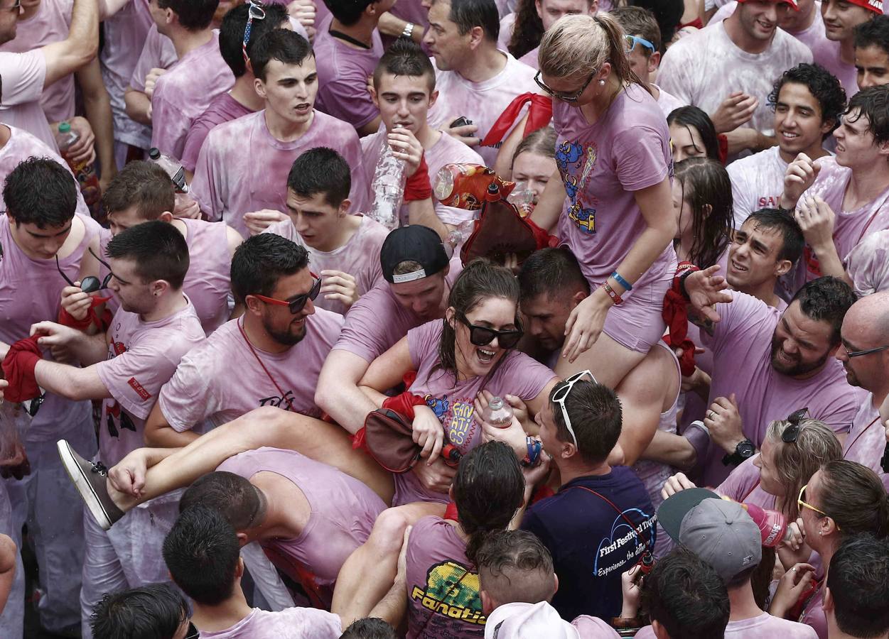 El chupinazo abre las fiestas de San Fermín