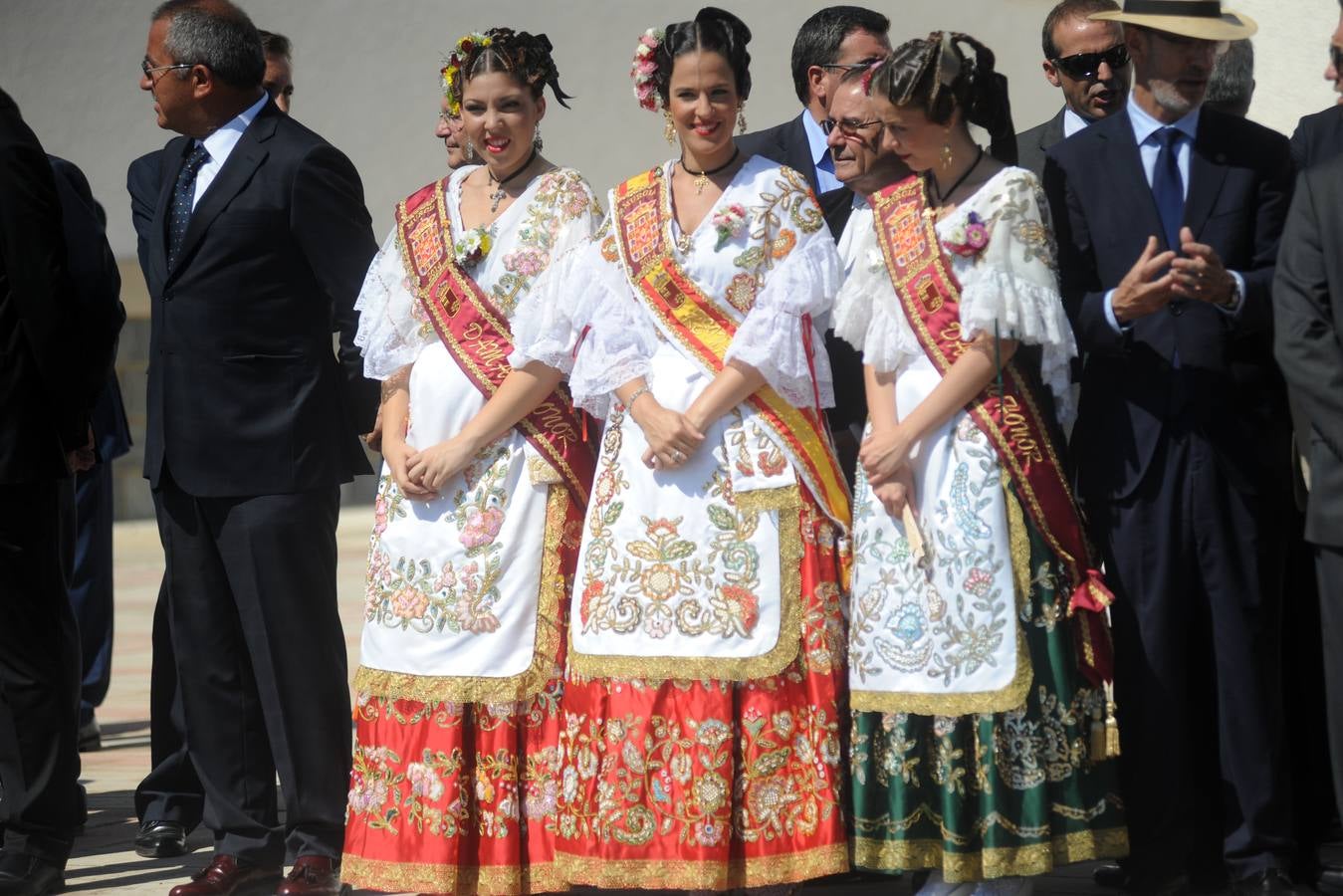 El ministro de Defensa pasa revista en la AGA