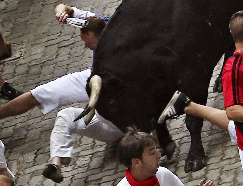 Peligroso encierro. Los toros de Victoriano del Río han protagonizado un encierro peligroso.