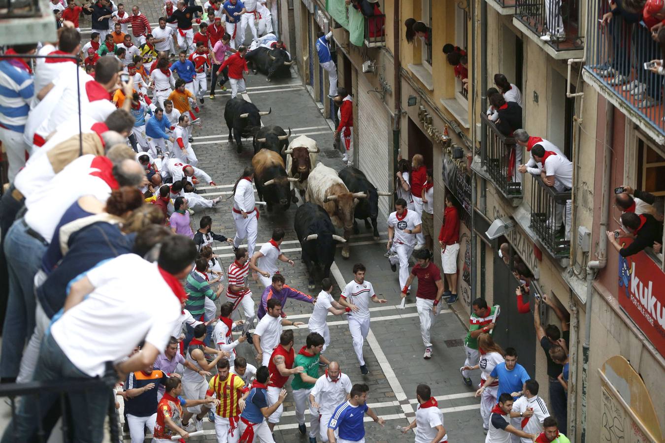 Carrera rápida y muy peligrosa. Los toros de la ganadería salmantina de Garcigrande han creado mucho peligro.