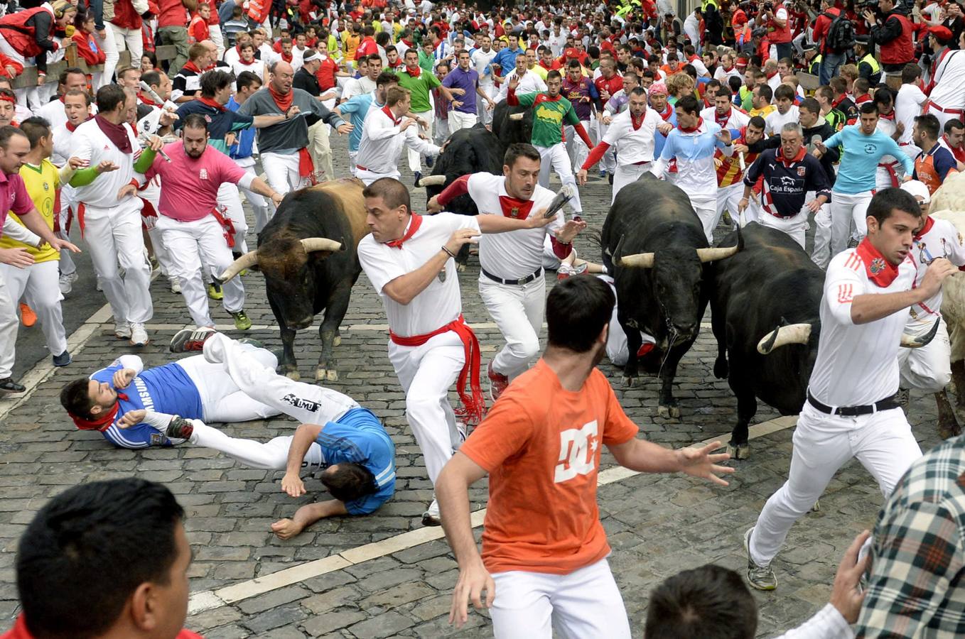 Varias corredores con traumatismos. Los toros de la ganadería salmantina de Garcigrande han creado mucho peligro.