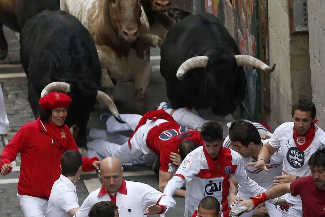 Carrera rápida y muy peligrosa. Los toros de la ganadería salmantina de Garcigrande han creado mucho peligro.