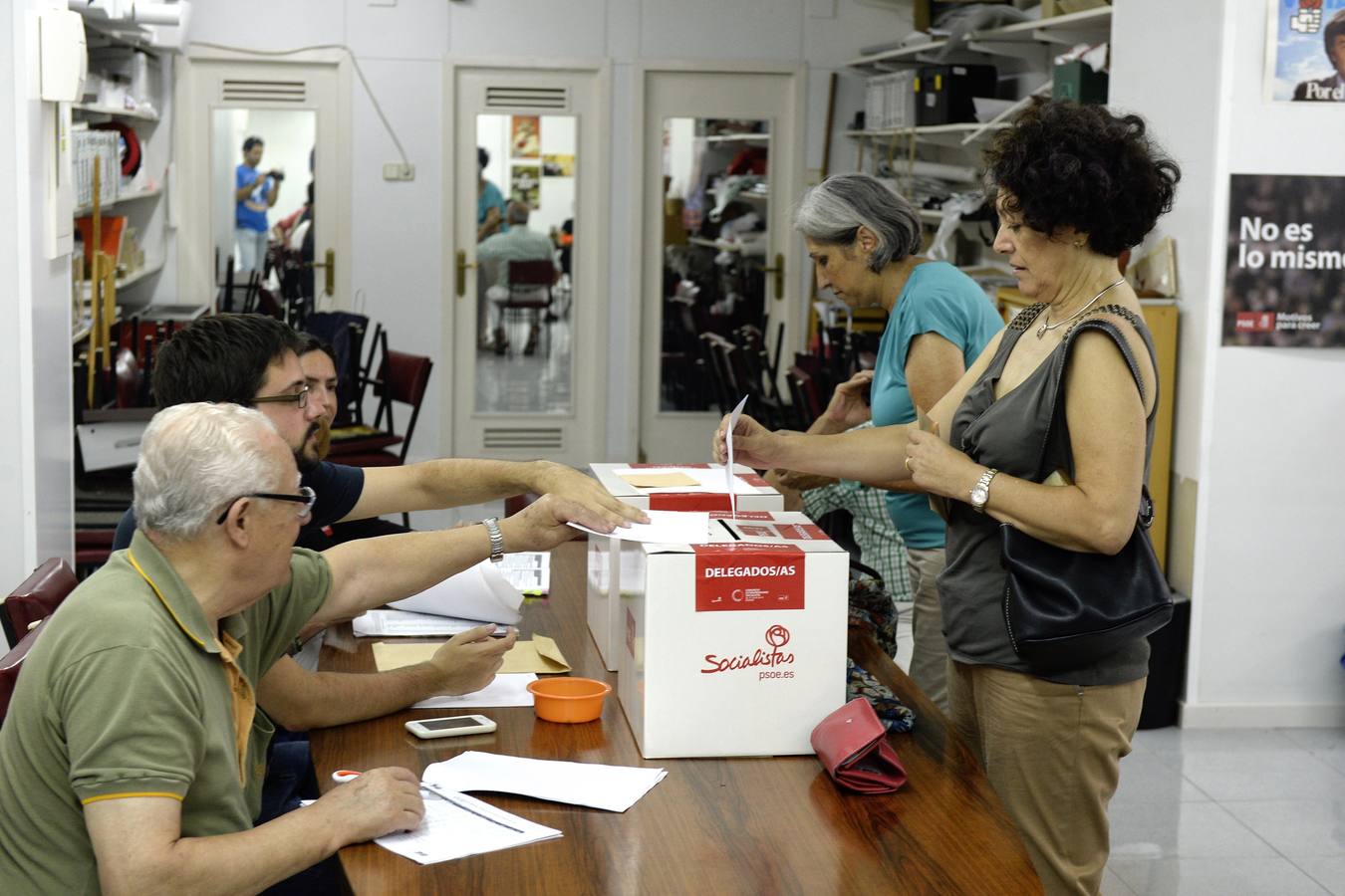 Los socialistas murcianos eligen al nuevo secretario general