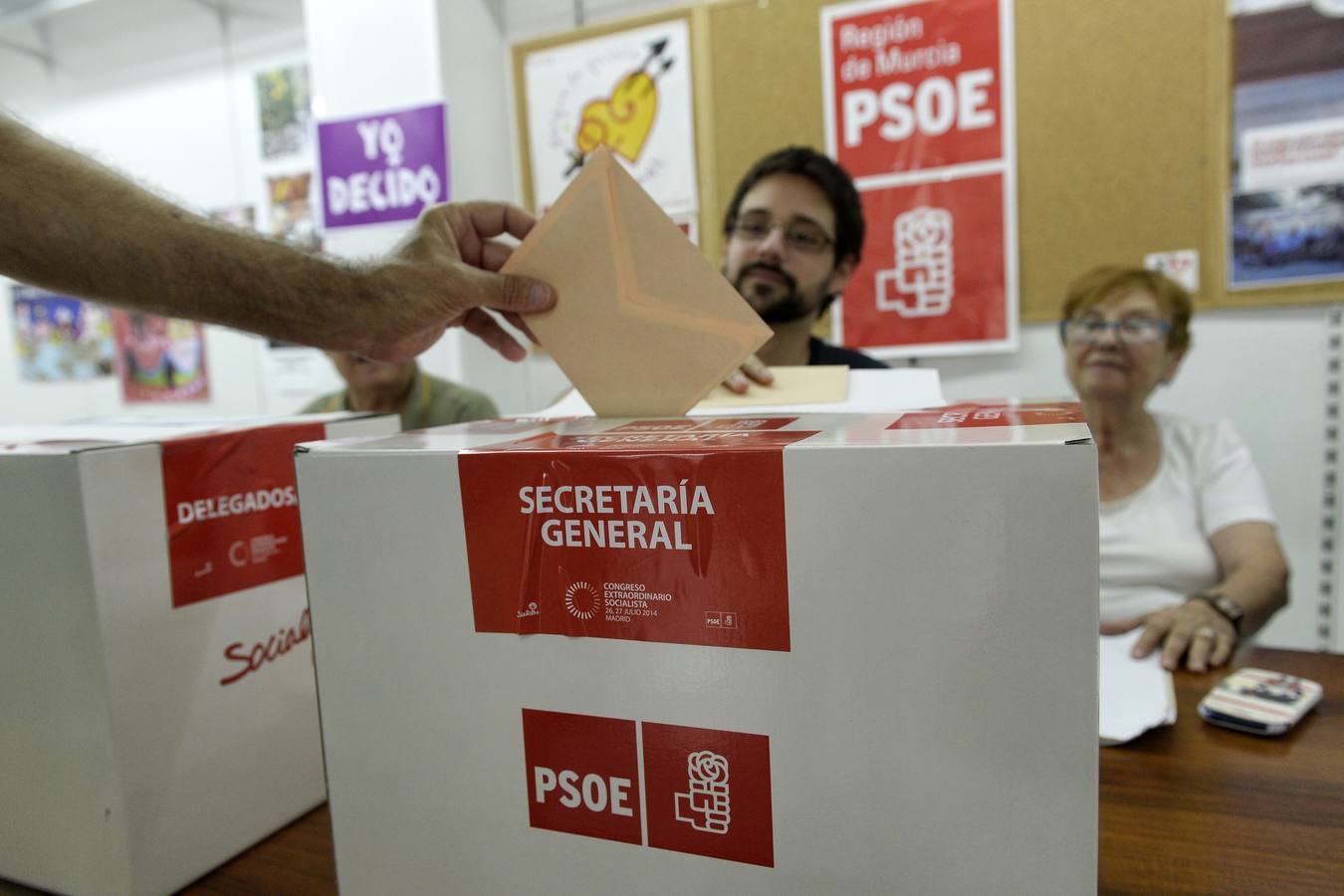 Los socialistas murcianos eligen al nuevo secretario general